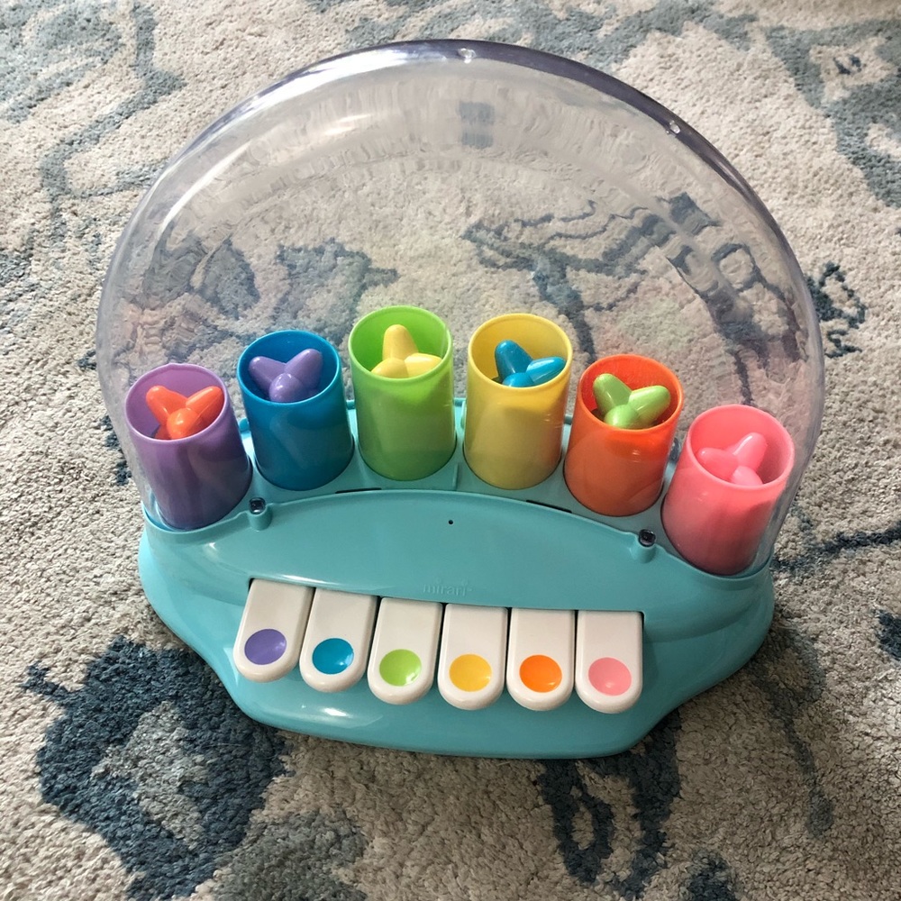 Adorable funny sounds popping toy